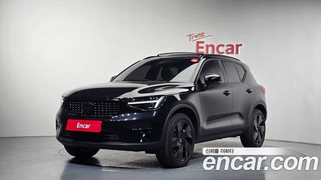 Volvo XC40 2024 — Фото 1/20
