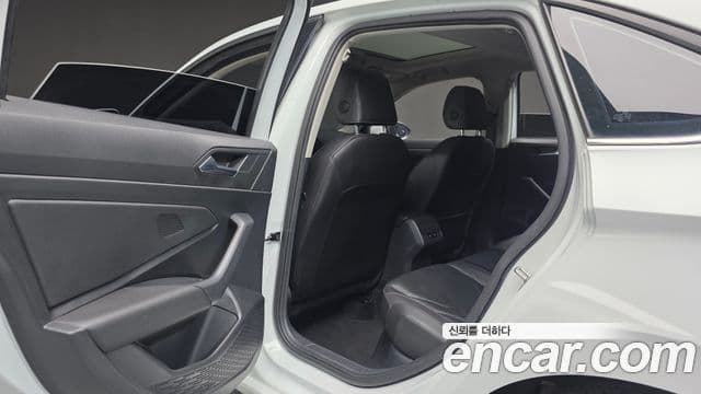 Volkswagen Jetta 2021 — Şəkil 16/20