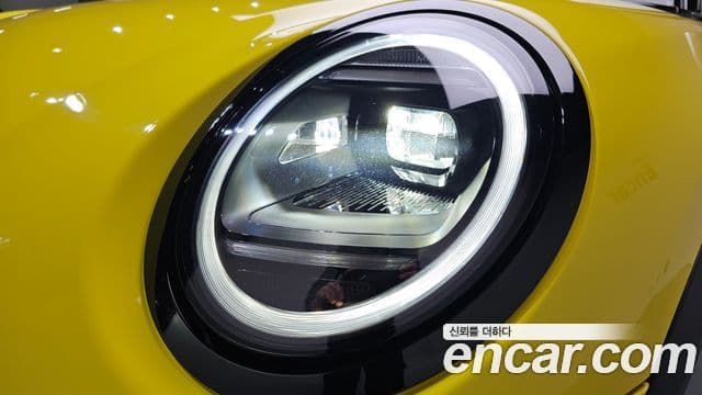 Mini Cooper C 2025 — Photo 13/33