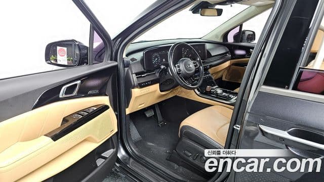 Kia Carnival 2020 — ფოტო 8/20