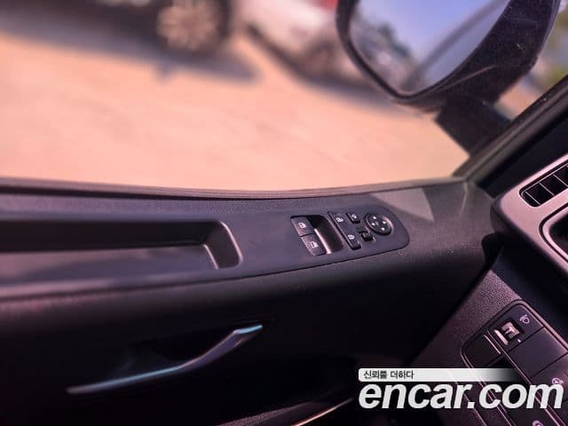 Hyundai Staria 2022 — ფოტო 14/16