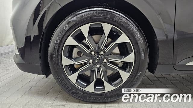 Kia Carnival 2022 — фото 5 из 20