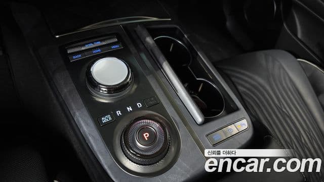 Genesis Electrified G80 2023 — Şəkil 9/20