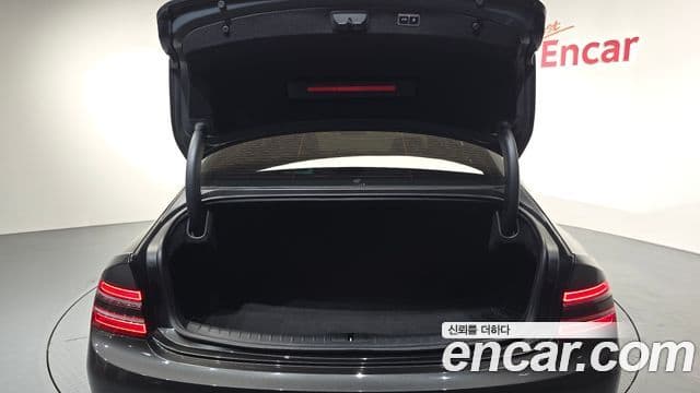 Genesis Electrified G80 2023 — фото 18 из 20
