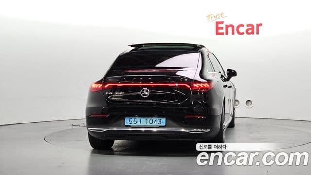 Mercedes-Benz EQE 2022 — ფოტო 13/20