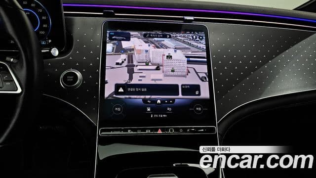 Mercedes-Benz EQE 2022 — ფოტო 14/20