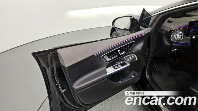 Mercedes-Benz EQE 2022 — ფოტო 10/20