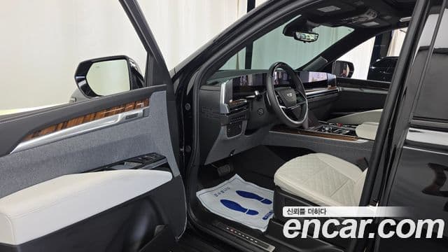 Cadillac Escalade 2025 — ფოტო 10/20