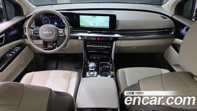 Kia Carnival 2023 — ფოტო 7/20