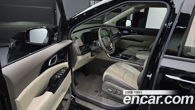Kia Carnival 2023 — ფოტო 10/20