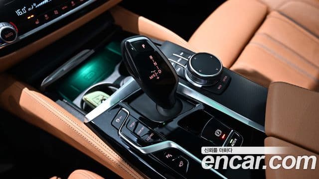 BMW 5 Series 2023 — ფოტო 10/20