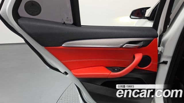 BMW X2 2022 — Photo 22/38
