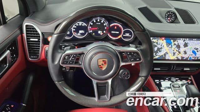 Porsche Cayenne 2020 — ფოტო 11/20