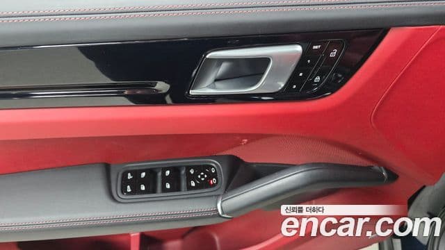 Porsche Cayenne 2020 — ფოტო 18/20