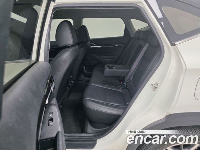 Kia Seltos 2022 — ფოტო 10/20