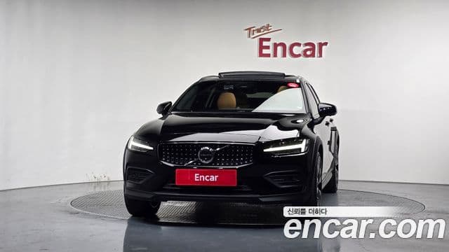 Volvo V60 Cross Country 2023 — Şəkil 3/20