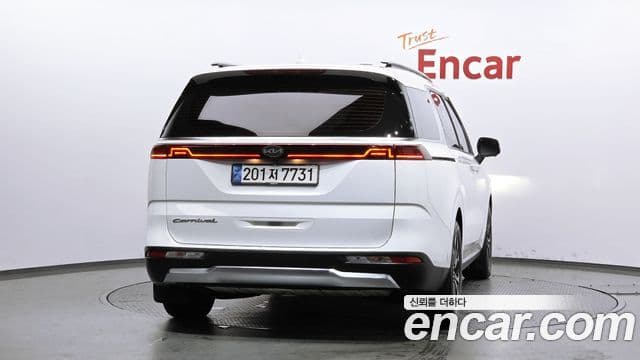 Kia Carnival 2021 — ფოტო 4/20