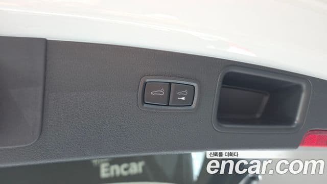 Porsche Macan 2023 — Photo 20/32