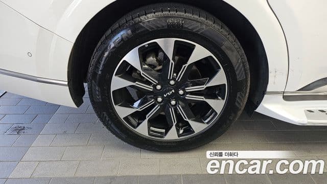 Kia Carnival 2022 — фото 5 из 20