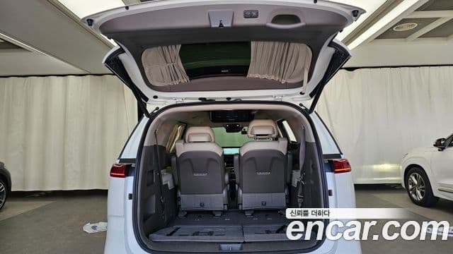 Kia Carnival 2022 — фото 20 из 20