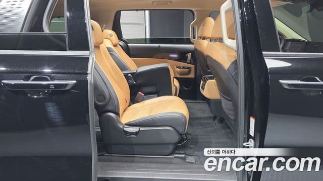 Kia Carnival 2023 — Şəkil 12/20