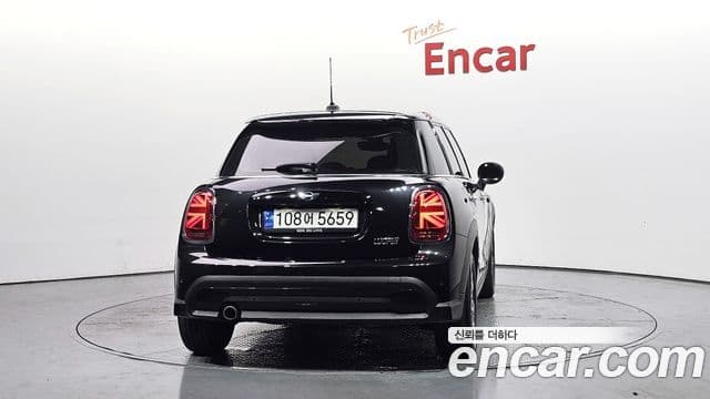 Mini Cooper 2023 — ფოტო 4/20