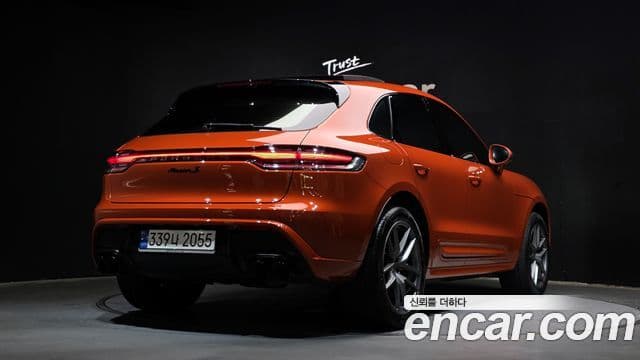 Porsche Macan 2022 — Фото 1/20