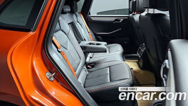 Porsche Macan 2022 — Фото 11/20