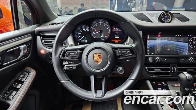 Porsche Macan 2022 — Фото 12/20