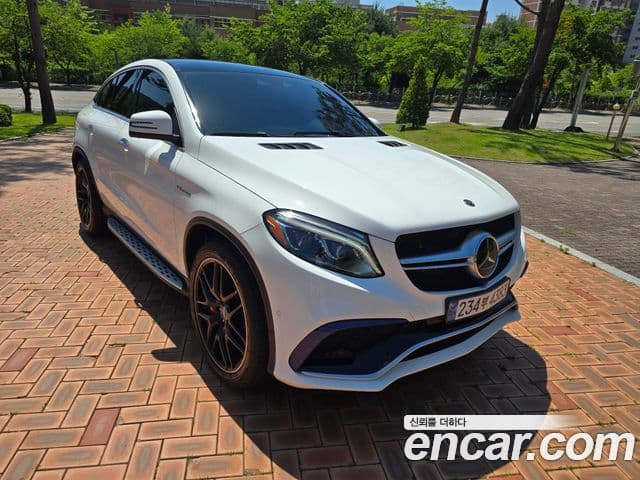 Mercedes-Benz GLE-Class 2019 — Photo 11/20