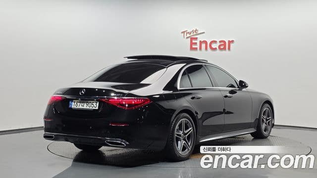 Mercedes-Benz S-Class 2023 — Photo 11/33