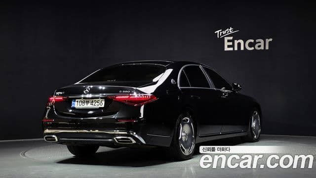 Mercedes-Benz S-Class 2021 — Photo 13/32