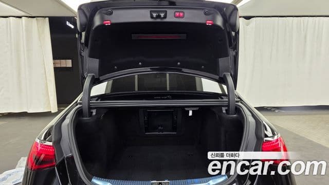 Mercedes-Benz S-Class 2021 — Photo 29/32