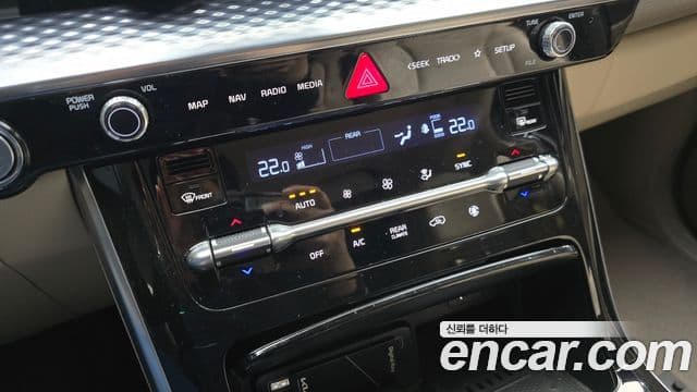 Kia Carnival 2022 — Şəkil 19/20