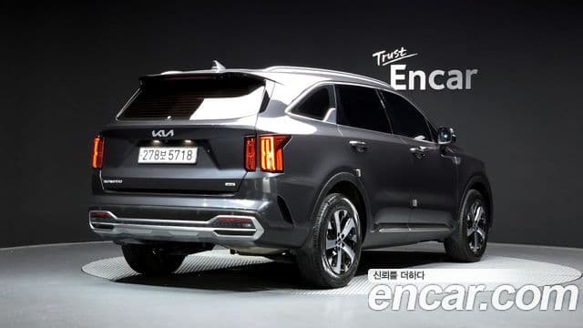 Kia Sorento 2023 — Фото 2/20