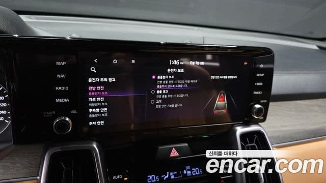 Kia Sorento 2023 — Фото 17/20