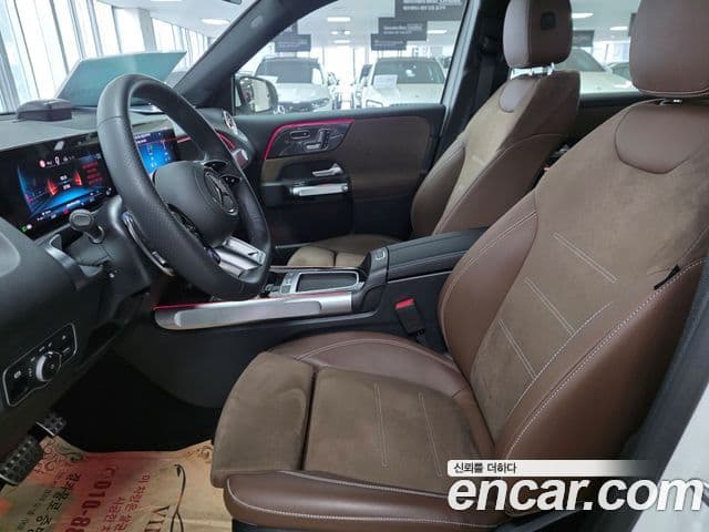 Mercedes-Benz GLB-Class 2025 — Фото 8/17