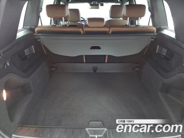 Mercedes-Benz GLB-Class 2025 — Фото 11/17