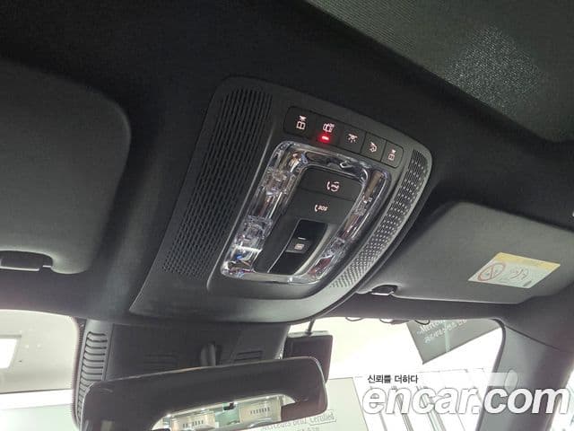 Mercedes-Benz GLB-Class 2025 — Фото 17/17