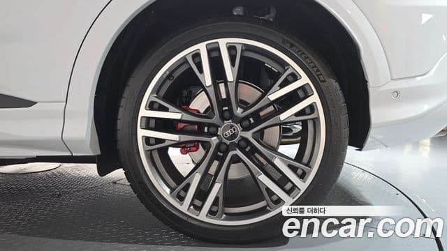 Audi Q5 2025 — Photo 7/34