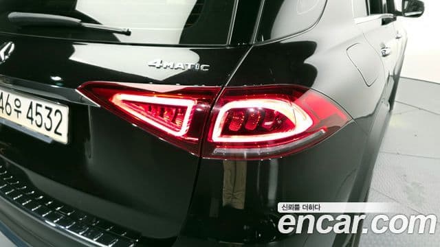 Mercedes-Benz GLE-Class 2021 — Photo 25/29