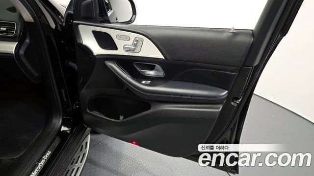 Mercedes-Benz GLE-Class 2021 — Photo 3/29