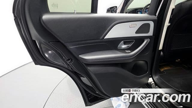 Mercedes-Benz GLE-Class 2021 — Photo 10/29