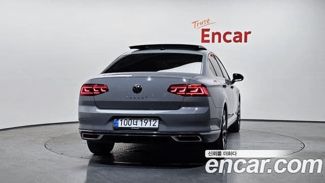 Volkswagen Passat GT 2022 — Şəkil 4/20