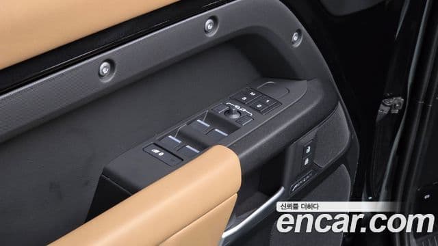 Land Rover Defender 2026 — Şəkil 16/20