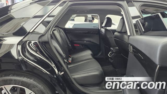 Hyundai Grandeur 2023 — ფოტო 11/20