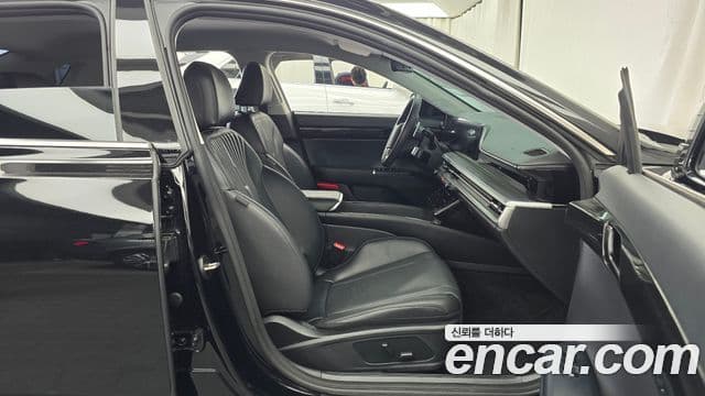 Hyundai Grandeur Hybrid 2023 — Photo 11/30