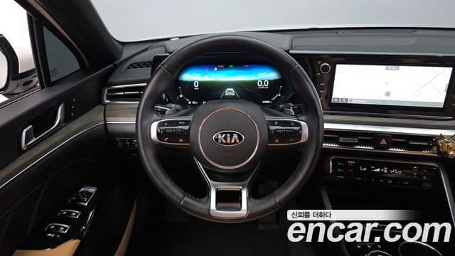 Kia K5 2021 — ფოტო 13/20
