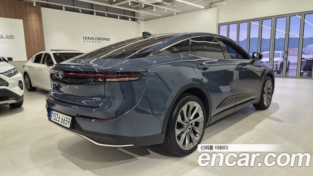 Toyota Crown Crossover, 2025