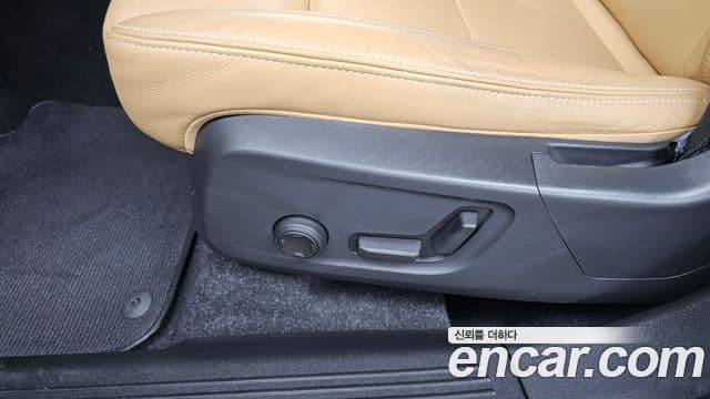 Volvo XC40 2020 — Photo 4/30